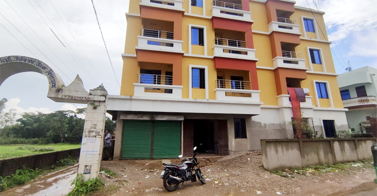 সিলেটে যুক্তরাজ্য প্রবাসী বাবা-ছেলের মৃত্যু, অচেতন ৩