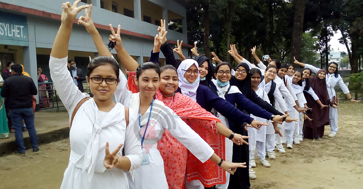 সিলেটে এগিয়ে মেয়েরা