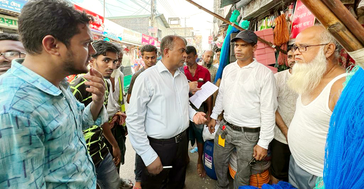 সিলেটে দুই টন পলিথিন জব্দ, পাঁচ প্রতিষ্ঠানের জরিমানা ৩ লাখ টাকা
