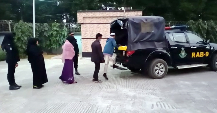 ভারত থেকে বাংলাদেশ ঢুকতে গিয়ে ১৪ রোহিঙ্গা আটক