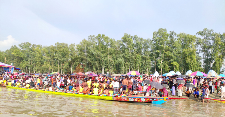নৌকাবাইচে প্রথম ‘যমুনার তরী’, পুরস্কার মোটরসাইকেল
