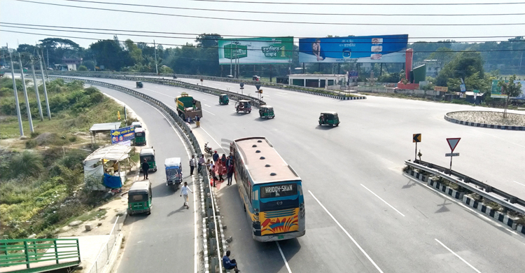 প্রায় ফাঁকা টাঙ্গাইল-ঢাকা মহাসড়ক