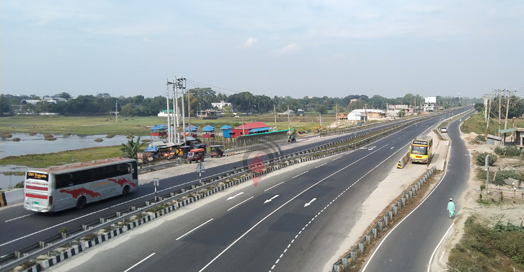 প্রায় ফাঁকা টাঙ্গাইল-ঢাকা মহাসড়ক