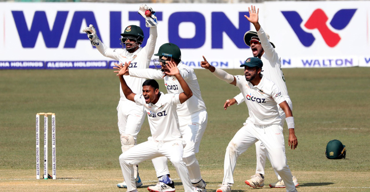 শিশির ভেজা সকালেও তাইজুল-মিরাজের স্পিন ভেলকি