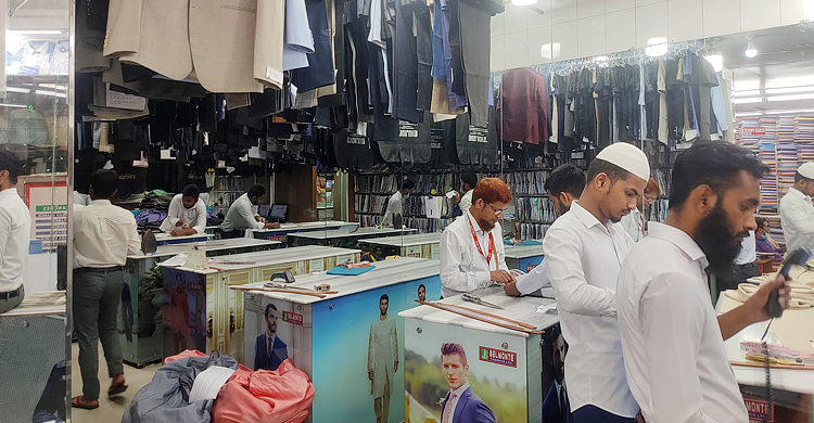 ভিড় নেই দর্জির দোকানে