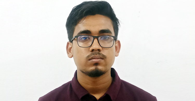 মেডিকেলে চান্স পেয়েও দুশ্চিন্তায় কুমিল্লার তাজগীর