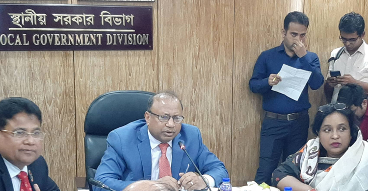 ডেঙ্গু নিয়ন্ত্রণে মশা মারার ওষুধ যথেষ্ট মজুত আছে : তাজুল ইসলাম