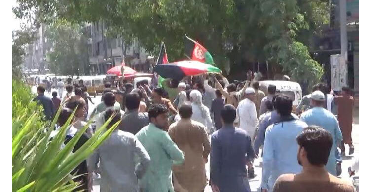 Taliban urge Afghans to leave Kabul airport after days of deadly chaos