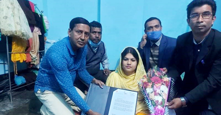 তামান্নাকে অভিনন্দনপত্র পাঠালেন সমাজকল্যাণমন্ত্রী