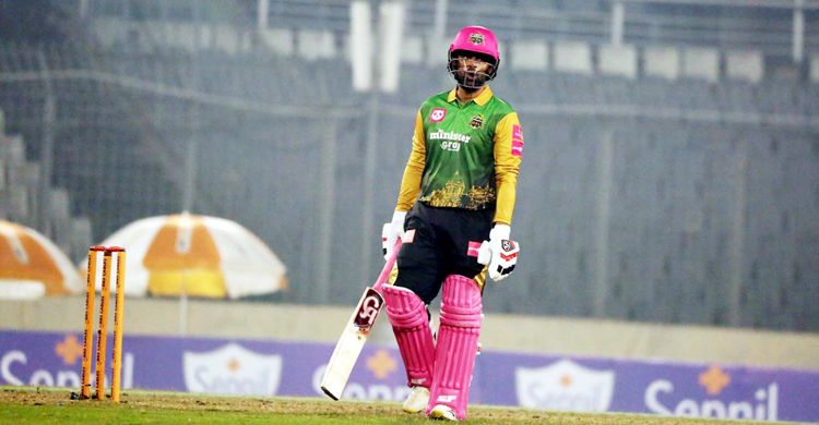 এখনই মুখ খুলছেন না তামিম