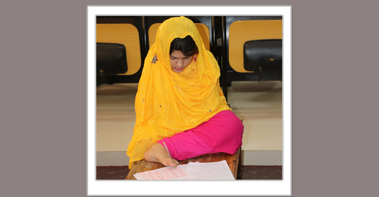 যবিপ্রবিতে গুচ্ছভর্তি পরীক্ষায় অংশ নিলেন অদম্য তামান্না