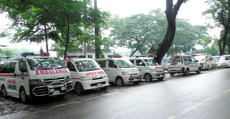 রোগী সংকটে পথে বসার উপক্রম অ্যাম্বুলেন্স মালিকদের