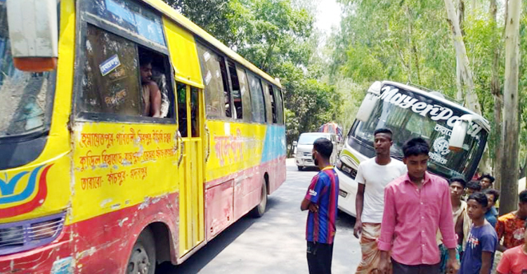 টাঙ্গাইলে সড়ক দুর্ঘটনায় গার্মেন্টসকর্মীসহ নিহত ২
