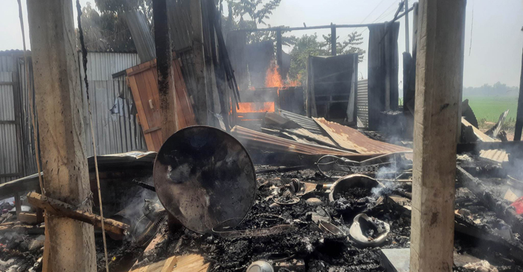 মাদকের জেরে তরুণ হত্যা, কারবারির বাড়ি ভাঙচুর-অগ্নিসংযোগ