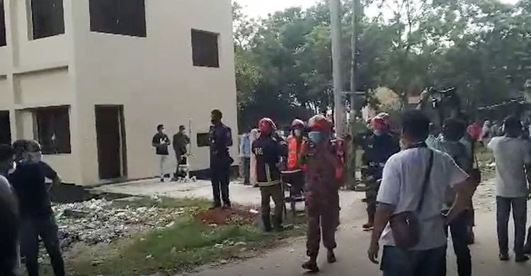 টাঙ্গাইলের জেনারেল হাসপাতালের করোনা ইউনিটে অগ্নিকাণ্ড