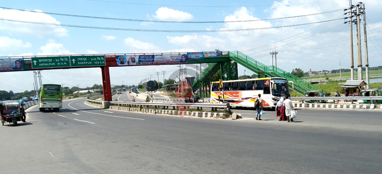 টাঙ্গাইল মহাসড়কে নেই কর্মস্থলে ফেরা মানুষের চাপ