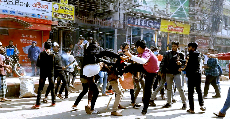 টাঙ্গাইলে ছাত্রলীগের প্রতিষ্ঠাবার্ষিকীর র‌্যালিতে হাতাহাতি