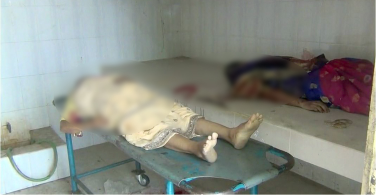 বাস-অটোরিকশা সংঘর্ষে প্রাণ গেল নানি-নাতনির