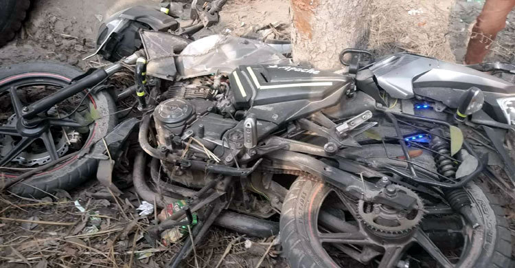 তিন বন্ধু মোটরসাইকেল নিয়ে বেরিয়ে দুই বন্ধু লাশ