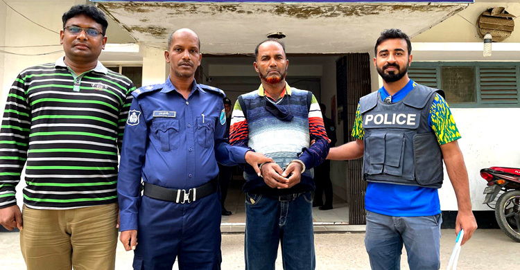 ডিবি পরিচয়ে প্রতারণা, পুলিশের হাতে আটক