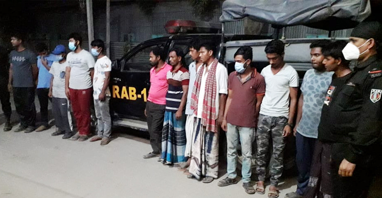 টাঙ্গাইলে নগদ টাকাসহ ১৩ জুয়ারি গ্রেফতার