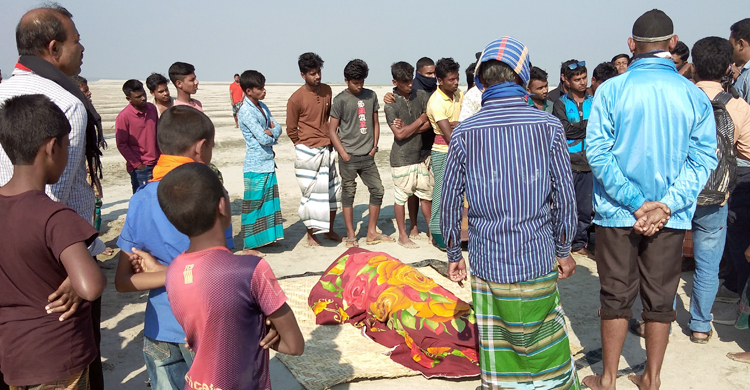 জুয়ার বোর্ডে ডাকাতের হামলা, নদীতে ঝাঁপ দিয়ে তিনজন লাশ