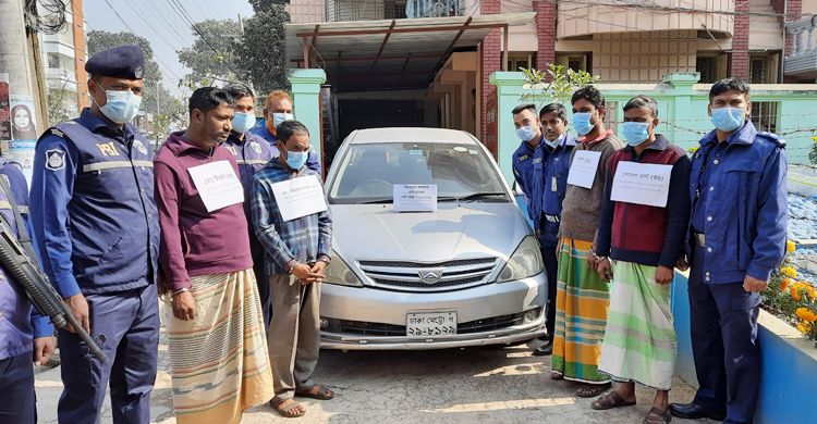 প্রাইভেটকারে যাত্রী বহনের নামে ডাকাতি, গ্রেফতার ৪