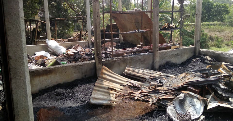 মির্জাপুরে অগ্নিকাণ্ডে তিন দোকান পুড়ে ৩০ লাখ টাকার ক্ষতি