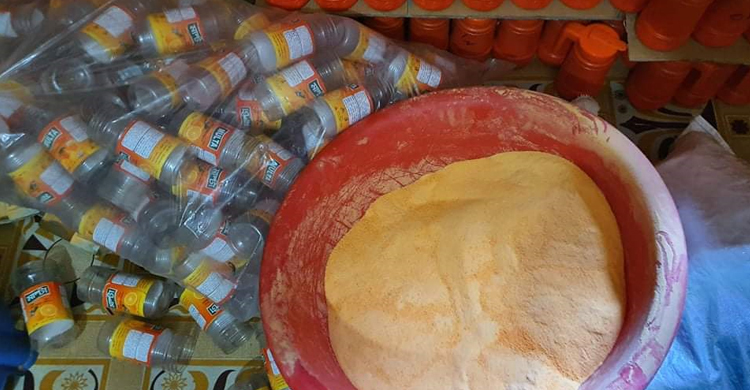 হোম কোয়ারেন্টাইন নিশ্চিত করতে গিয়ে ভেজাল ‘ট্যাং’ কারখানার সন্ধান