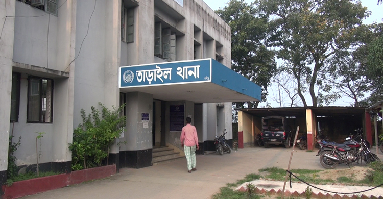 আসামি ধরার সময় তিন পুলিশ কর্মকর্তাকে কুপিয়ে জখম