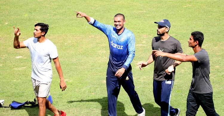 আমি মোস্তাফিজ হতে পারবো না : তাসকিন