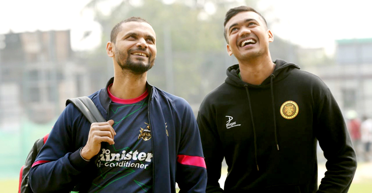 আইপিএলকে ‘না’ বলায় তাসকিনকে পুরস্কার দেওয়া উচিত: মাশরাফি
