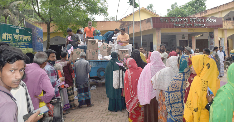 &lsquo;রমজান মাসে টিসিবির পণ্য যেন আল্লাহর রহমত&rsquo;