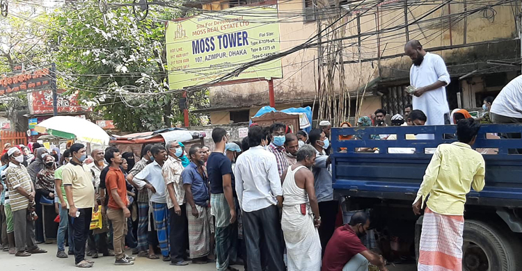 টিসিবিতেও খুচরা বিক্রি হয় না পণ্য, কিনতে হয় প্যাকেজে