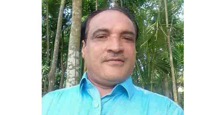 নারীর দেহ তল্লাশিতে পুরুষ পুলিশ, বাধা দেয়ায় স্কুলশিক্ষক গ্রেফতার