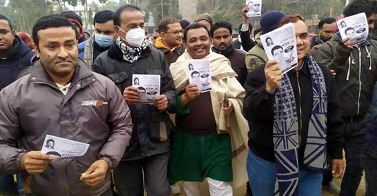 ঠাকুরগাঁও পৌর নির্বাচনে ভোটারদের দ্বারে দ্বারে প্রার্থীরা