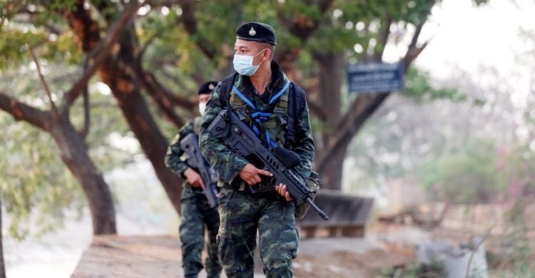 Over 2,500 flee to Thailand as rebels clash with Myanmar army