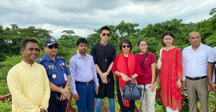 থাইল্যান্ড রাষ্ট্রদূতের পেয়ারা বাগান পরিদর্শন