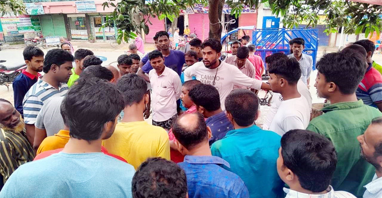 মরা ছাগল জবাই করে গরুর রক্ত মাখিয়ে বিক্রি, কসাই আটক