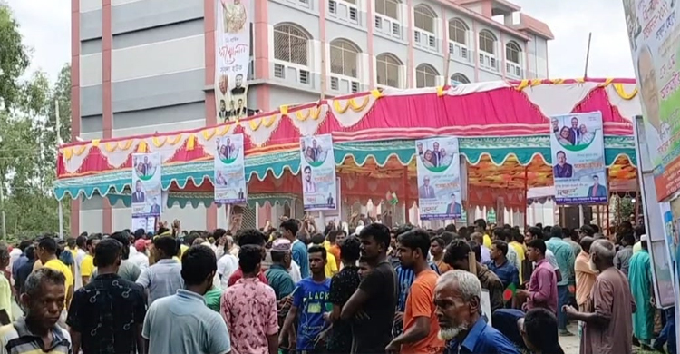ঠাকুরগাঁওয়ে কলেজ ছুটি দিয়ে আ’লীগের সম্মেলন