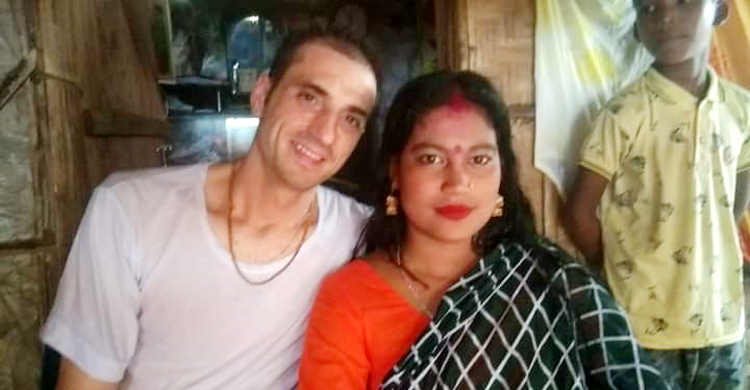 প্রেমের টানে ঠাকুরগাঁওয়ে ইতালির যুবক