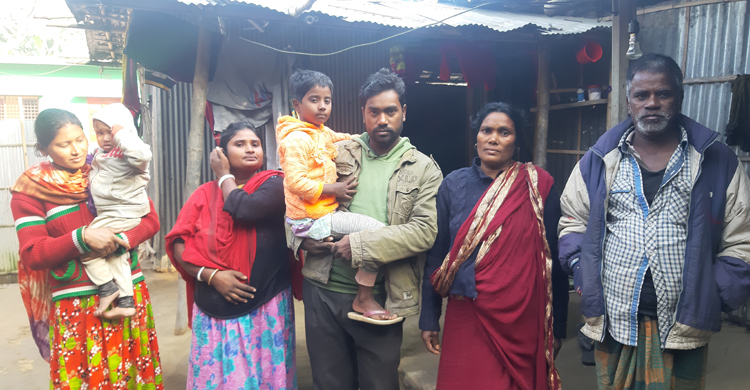 তাদের চোখে এখন নতুন বাড়ির স্বপ্ন