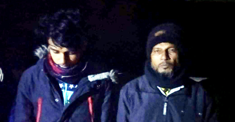 ট্রলিচালককে পিটিয়ে মারলো বাবা-ছেলে