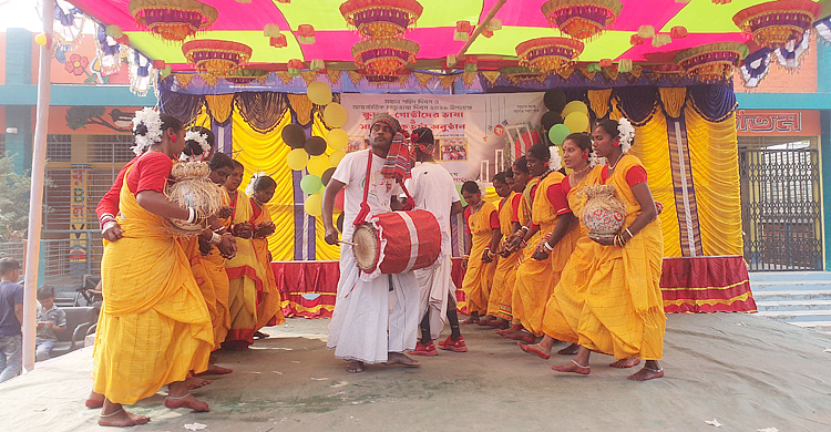 নিজ সংস্কৃতিতেই মাতৃভাষা দিবস উদযাপন করল ওরাওঁ সম্প্রদায়