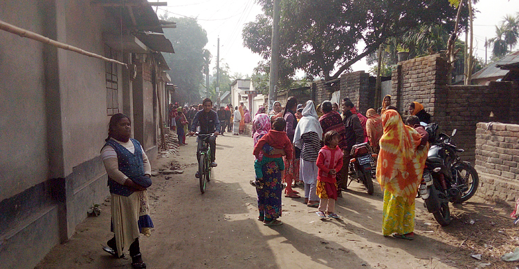 সন্তান অসুস্থ, হতাশায় আত্মহত্যা করলেন মা