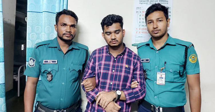 চমেক হাসপাতালে সরকারি ওষুধসহ চোর আটক