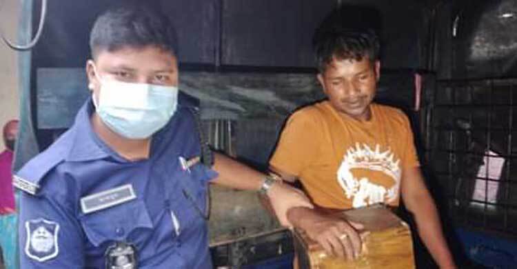 মসজিদের দানবাক্স ভেঙে চুরির সময় যুবক আটক