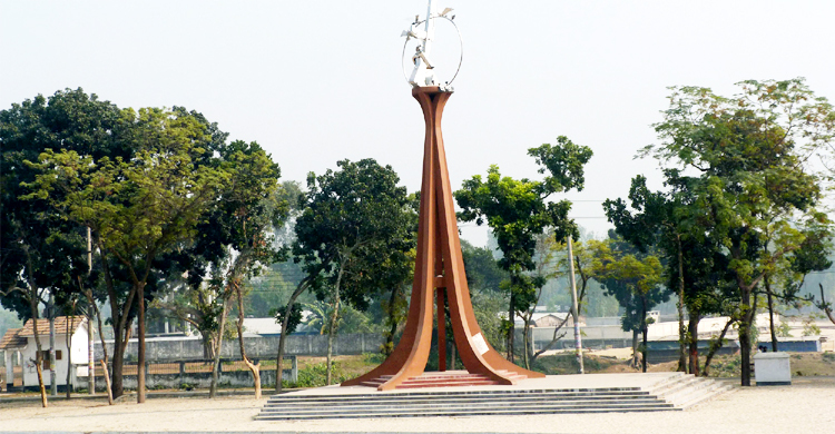 আজ ঠাকুরগাঁও মুক্ত দিবস