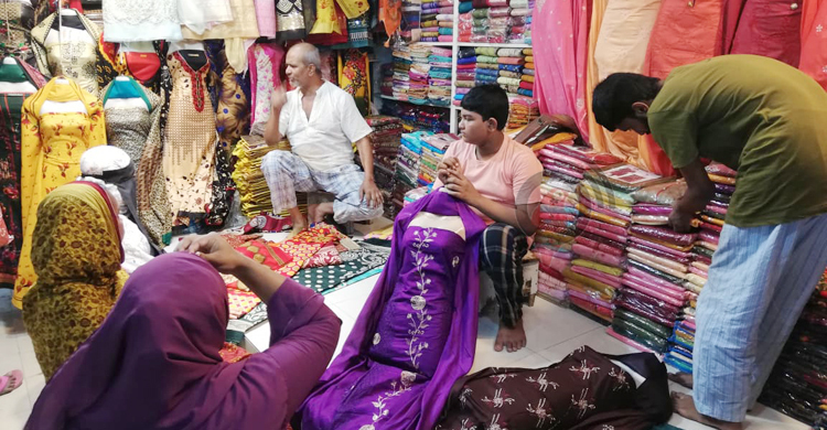 মধ্যবিত্ত তরুণীদের পছন্দ থ্রি-পিস