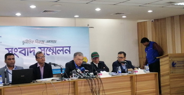 রোহিঙ্গাদের কারণে ‘মানসিক চাপে’ কক্সবাজারবাসী : টিআইবি